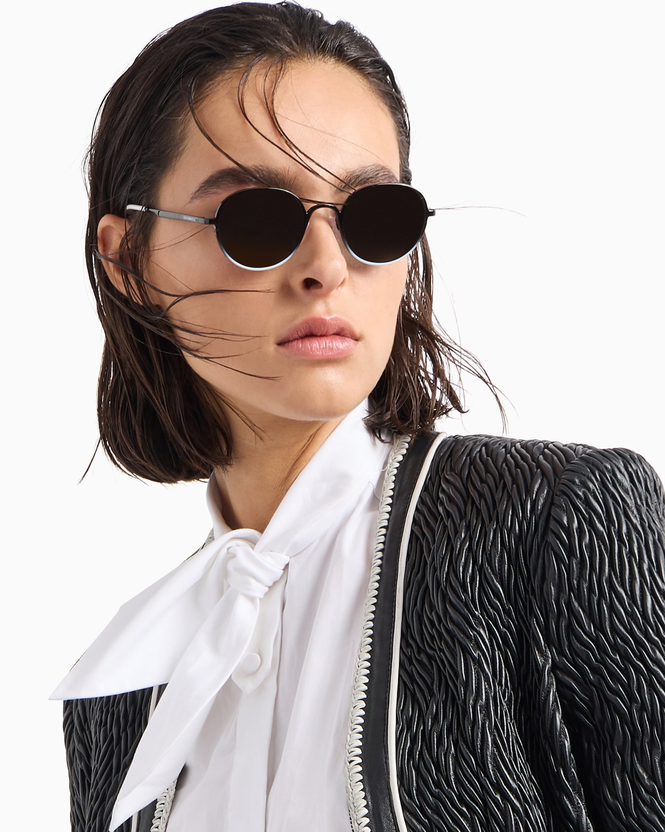 Women’s round sunglasses Slide 1