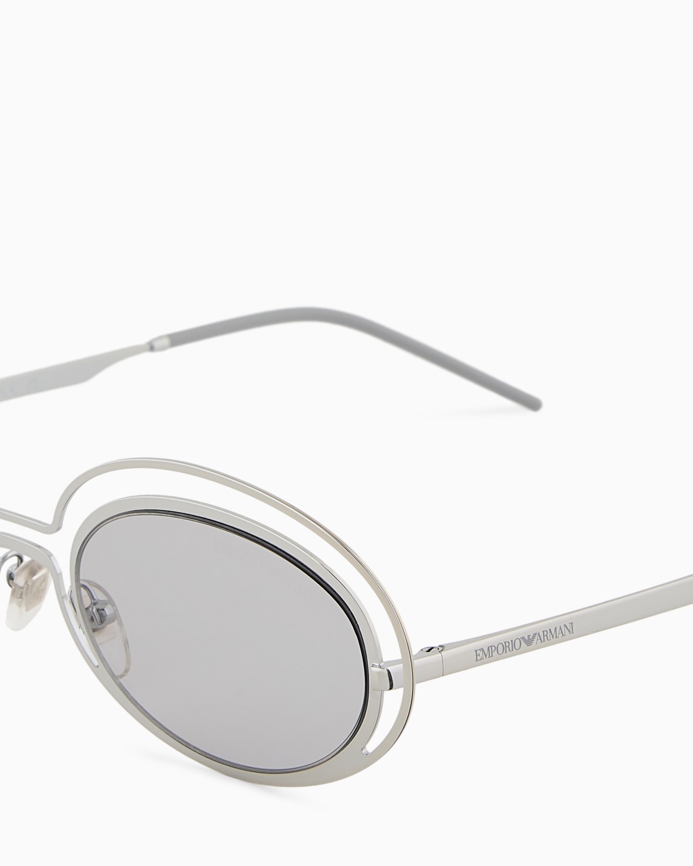 Women’s oval sunglasses Slide 3