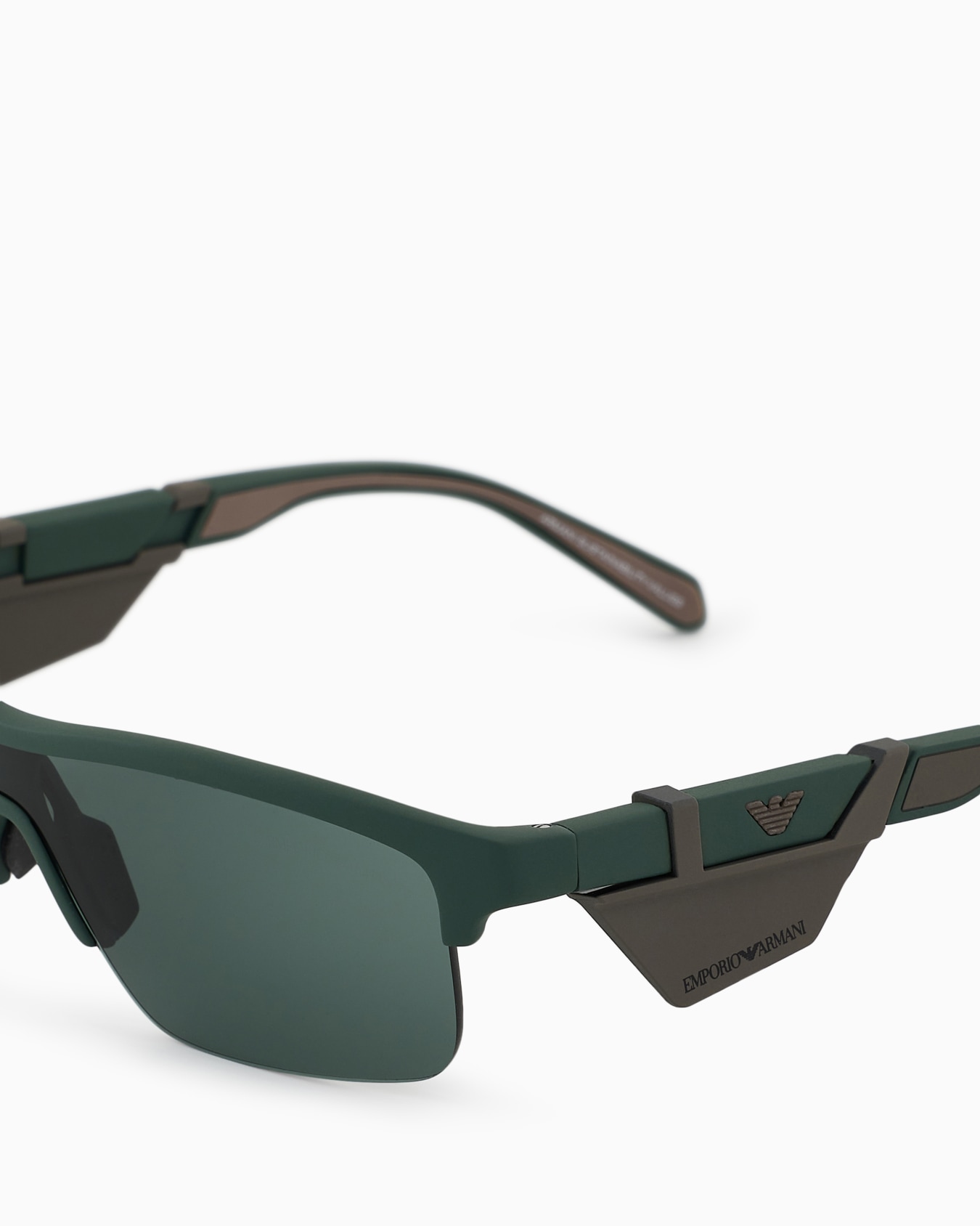 Irregular-shaped men’s sunglasses Slide 4