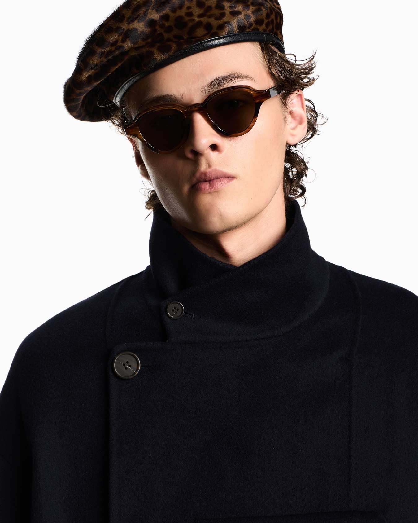 Men’s irregular-shaped sunglasses Slide 1