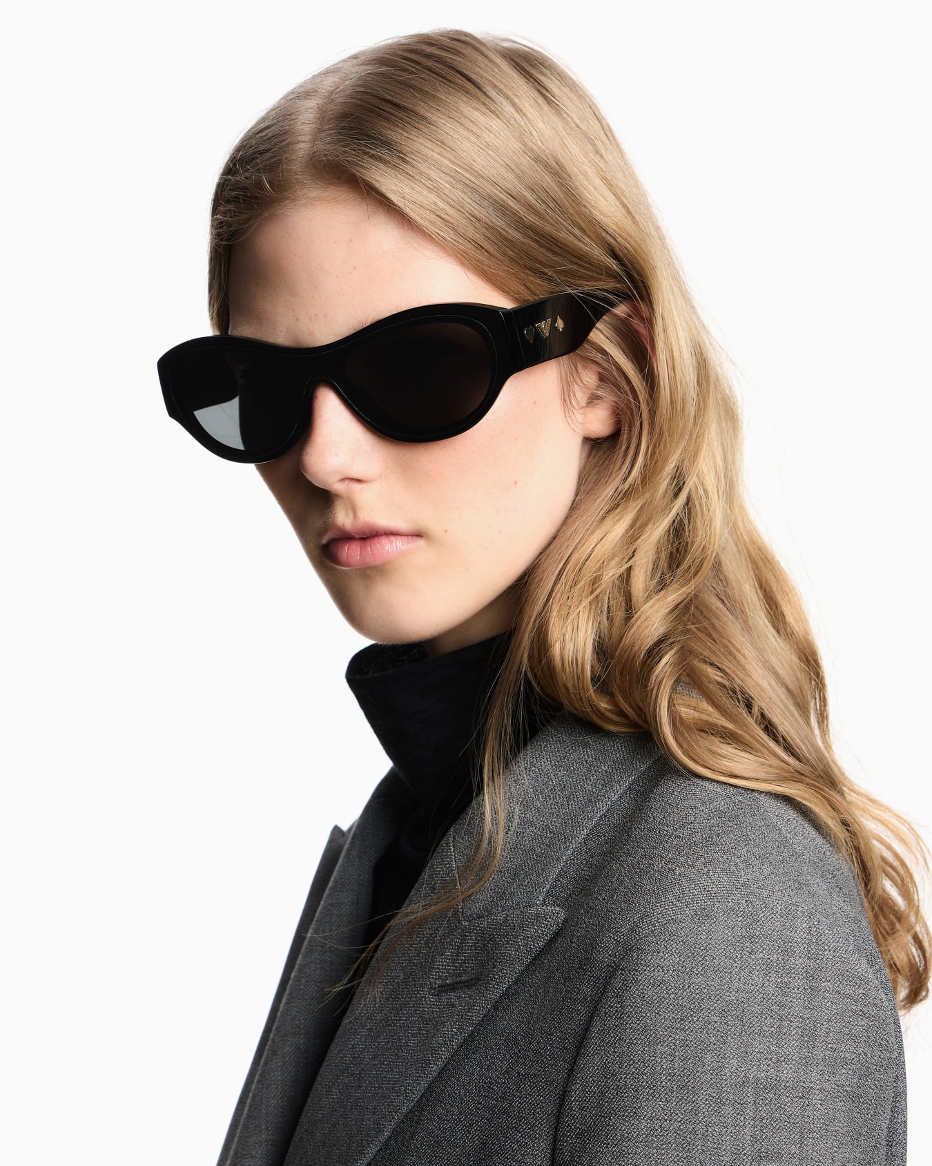 Women’s irregular-shaped sunglasses Slide 1