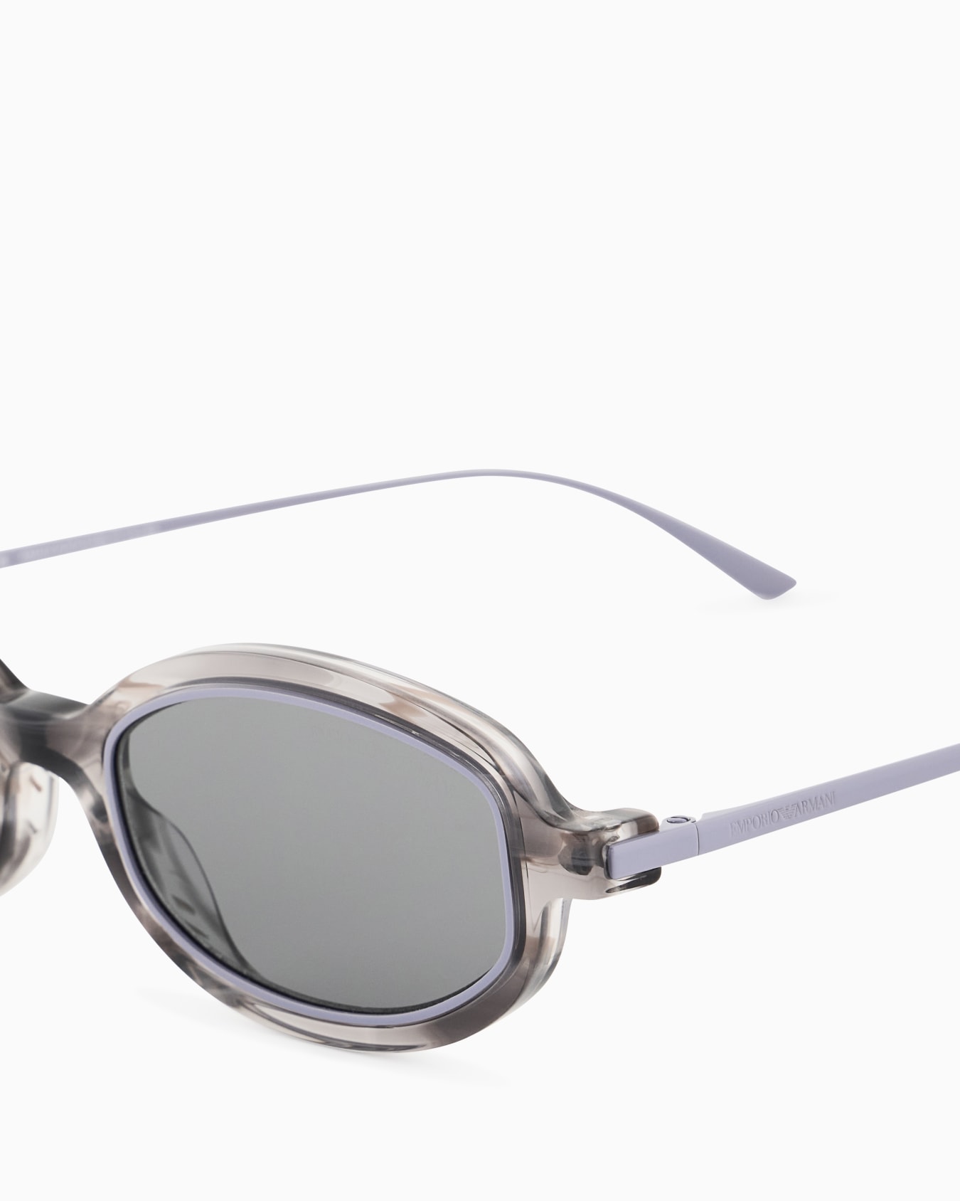 Women’s oval sunglasses Slide 4