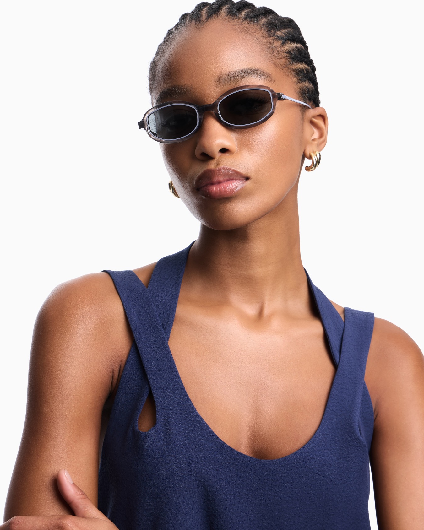Women’s oval sunglasses Slide 1