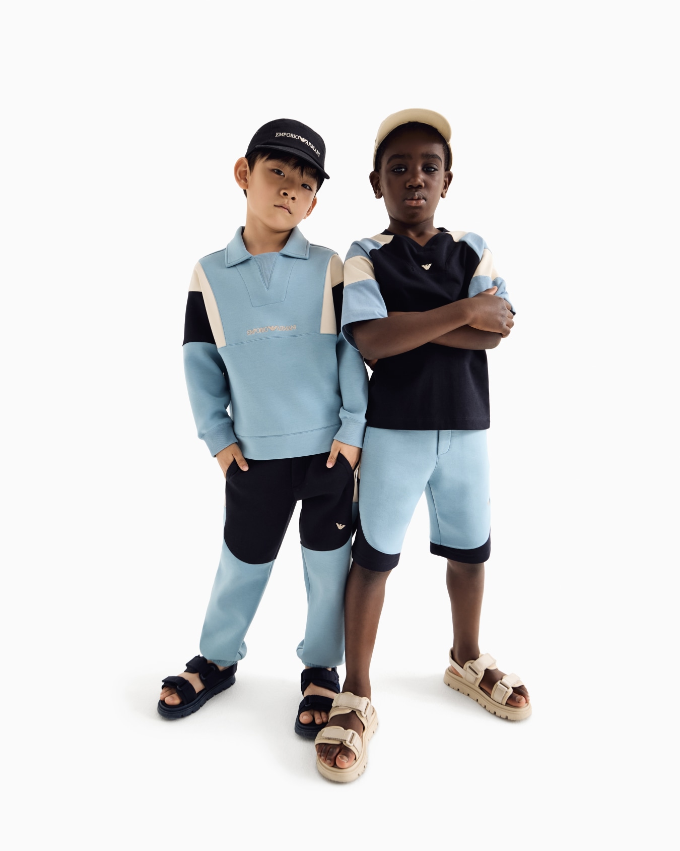 Double-jersey shorts with colour-block details Slide 3