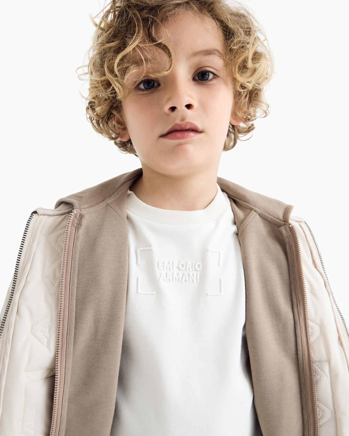 T-shirt and Bermuda shorts set with embroidered logo Slide 3