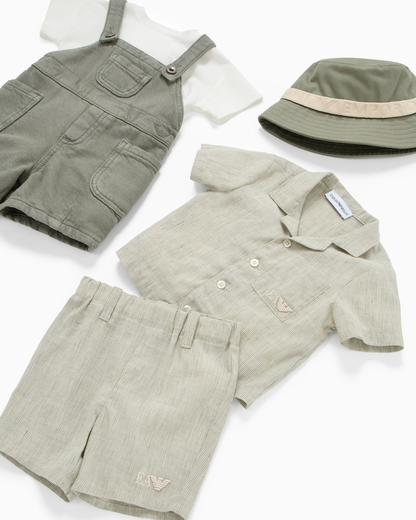 Set comprising linen-blend Bermuda shorts and shirt Slide 3