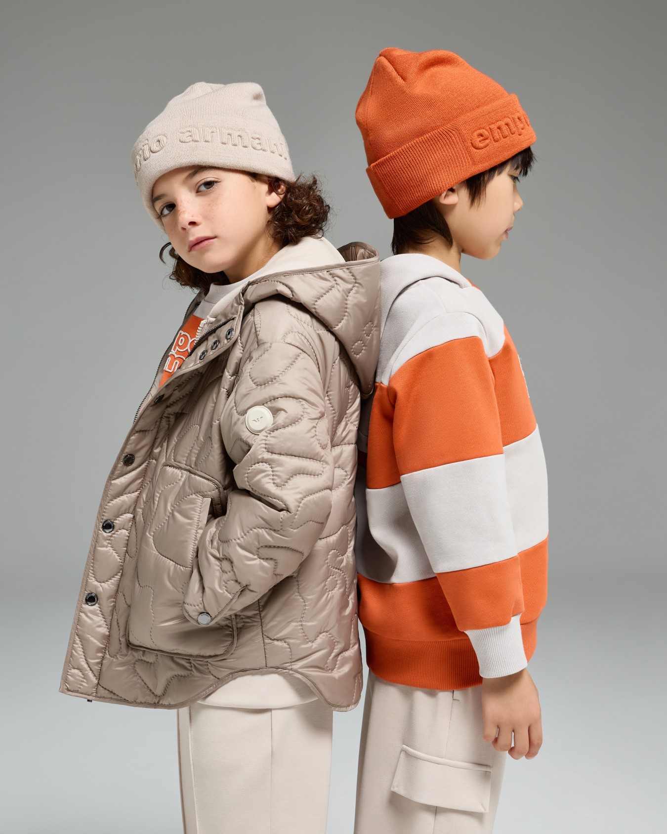 Double-jersey tracksuit with hooded zip-up sweatshirt Slide 4