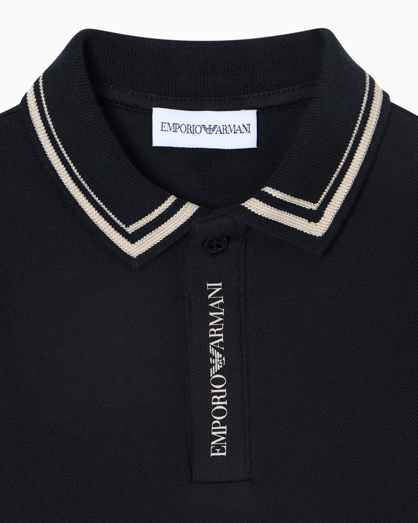 Polo de punto piqué con detalle de ribete Diapositiva 1