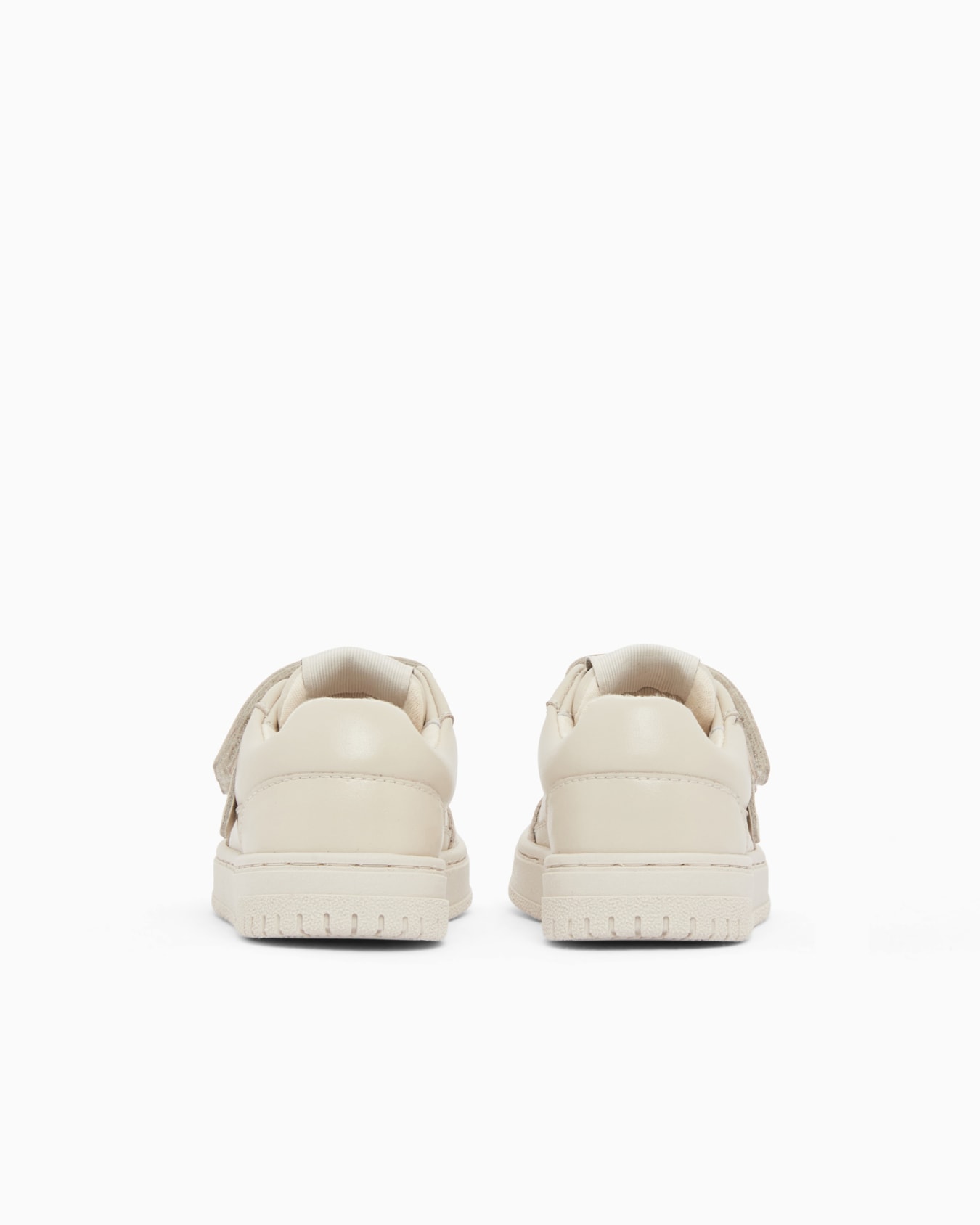 Sneakers with shiny leather and double strap closure Slide 3