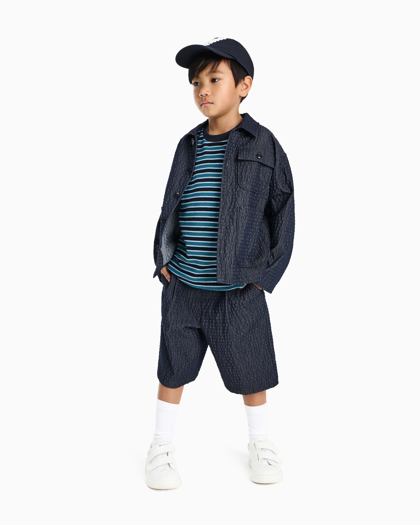 Denim-effect seersucker Bermuda shorts Slide 3