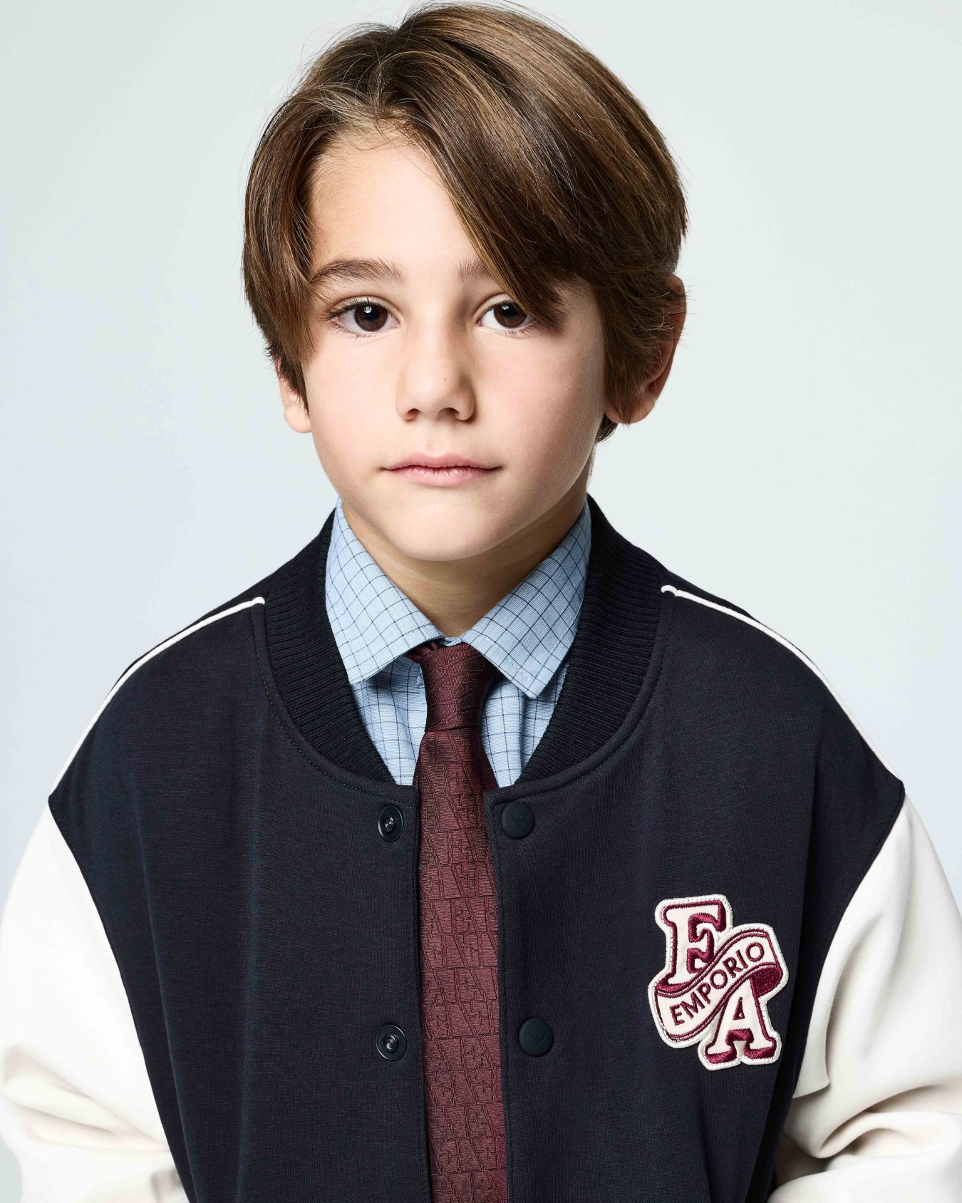 Double jersey varsity sweatshirt with contrasting sleeves Slide 3