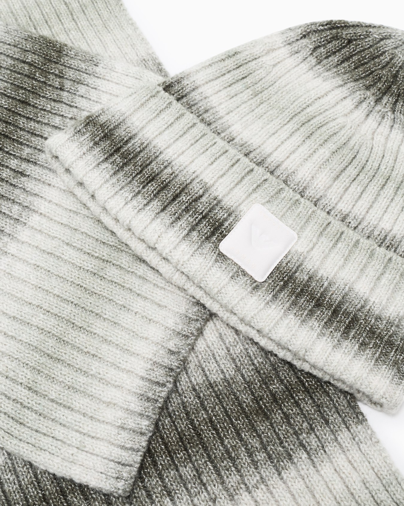 Ribbed cotton knitwear set with a striped beanie and scarf Slide 1