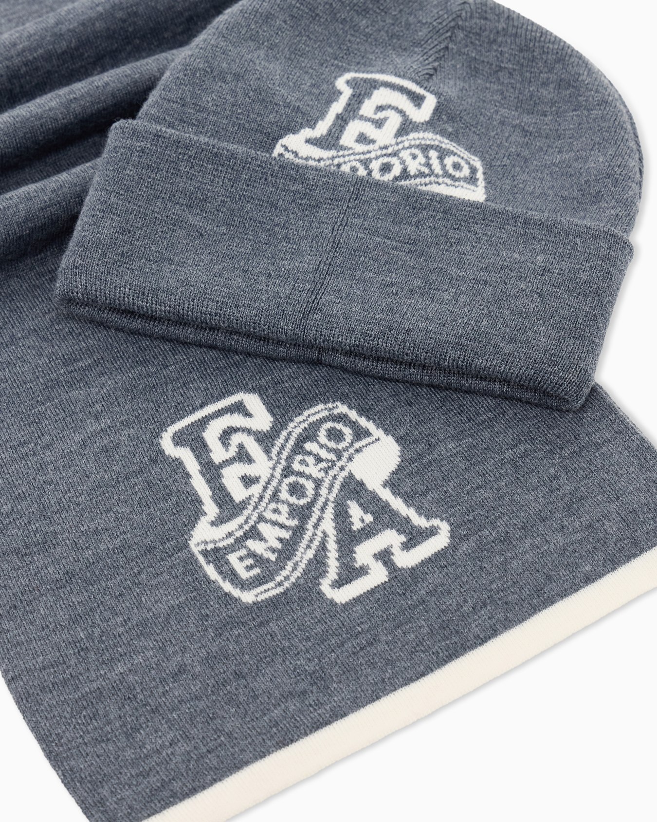 Knitwear set with virgin wool logo beanie and scarf Slide 1