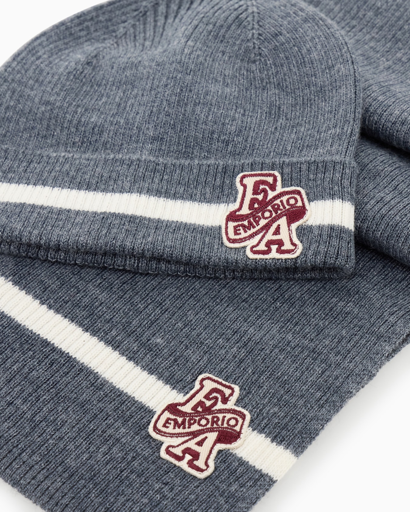 Ribbed knit virgin wool beanie and scarf set with stripes Slide 1