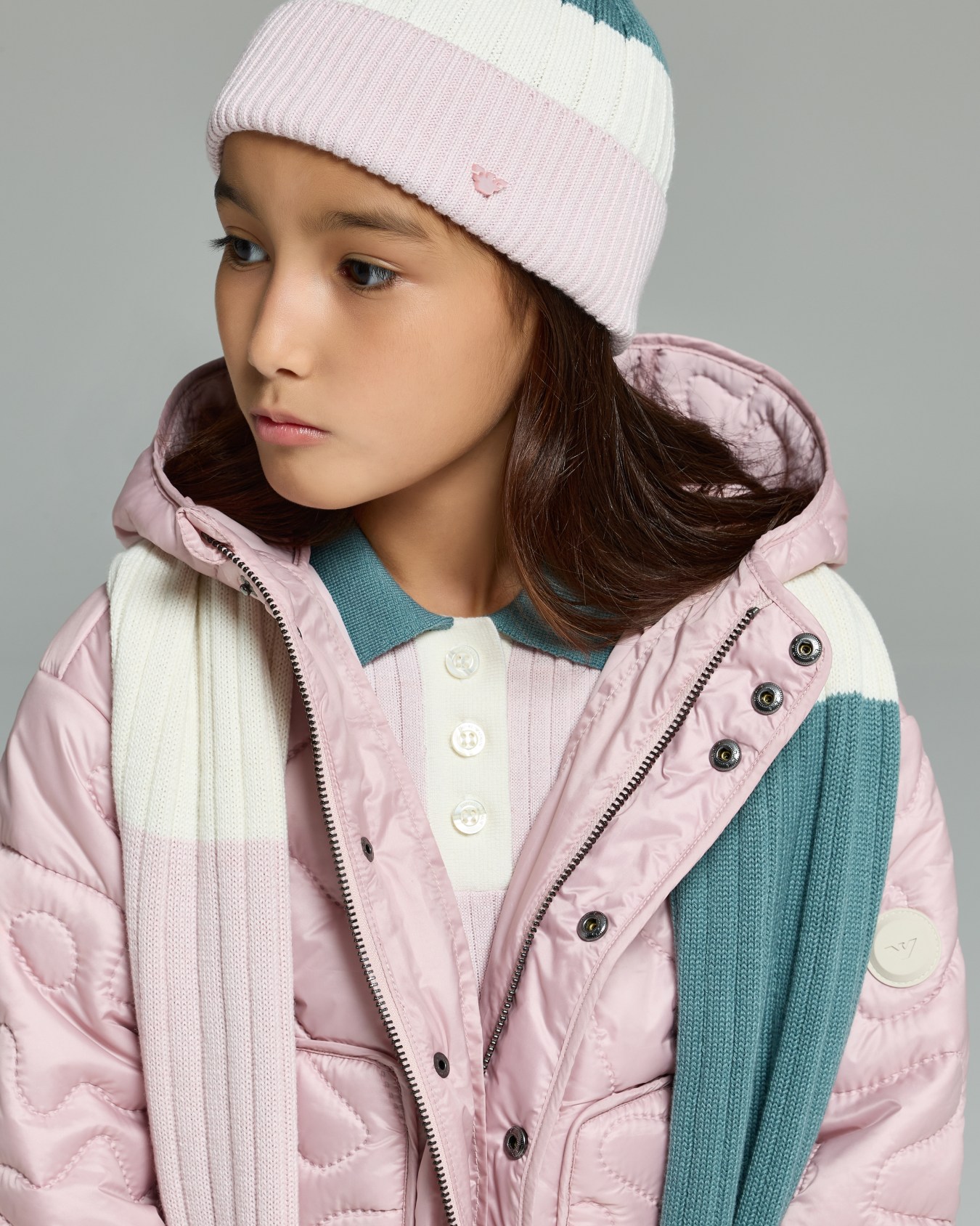 Virgin wool-blend beanie and scarf set Slide 2