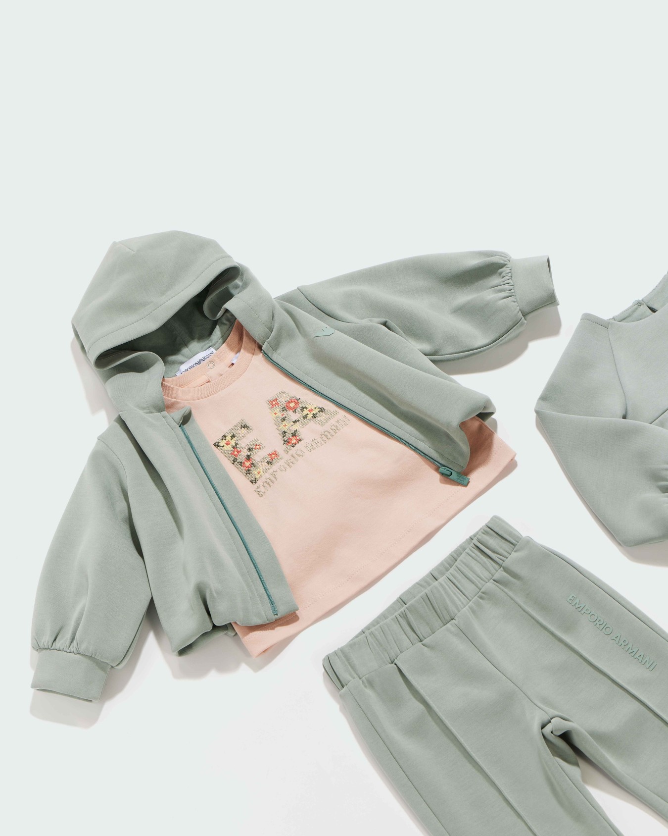 Baby t-shirt in heavy cotton jersey with floral pattern Slide 3