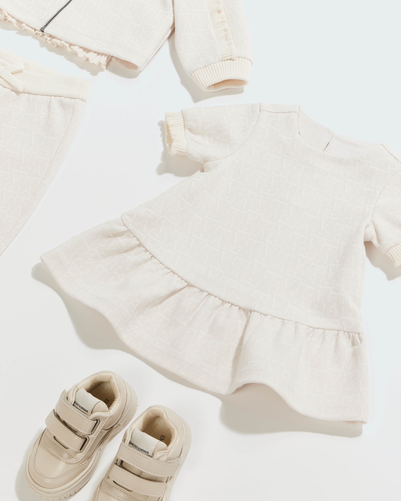 Dress in jacquard double jersey with flared hem Slide 3