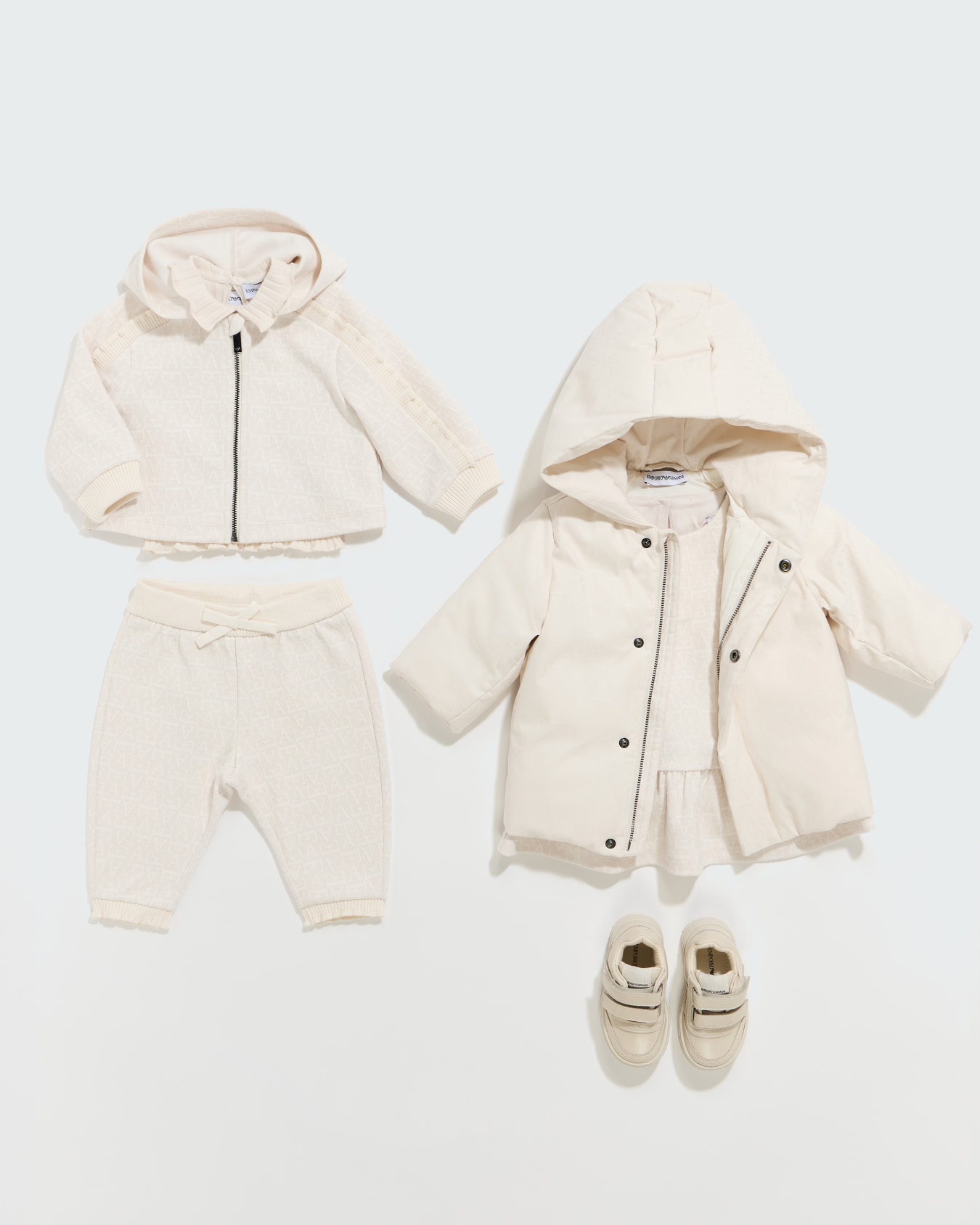 Jacquard jersey zip hoodie with a monogram and ruffles 슬라이드 3