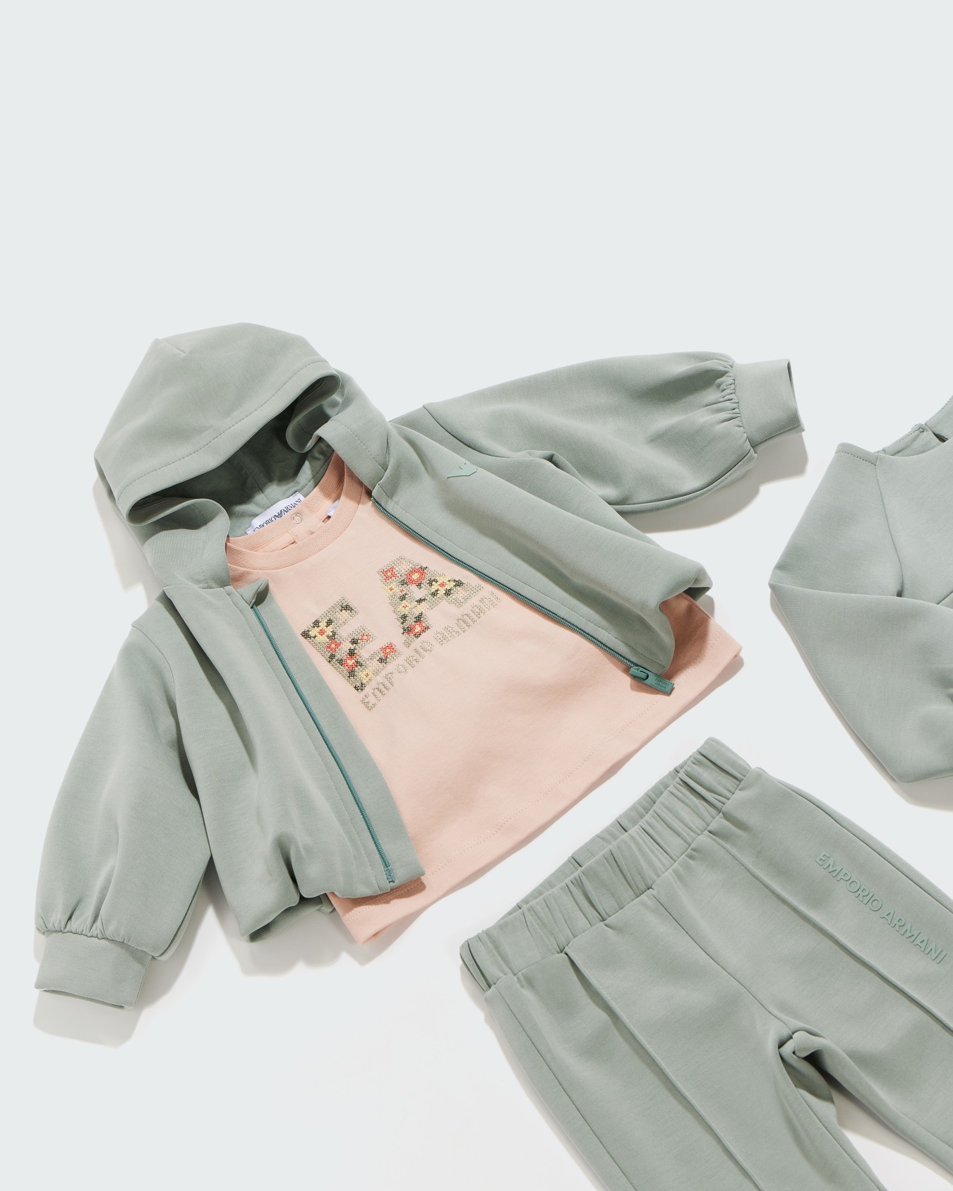 Children's full zip jersey hoodie with an embossed logo Slide 3