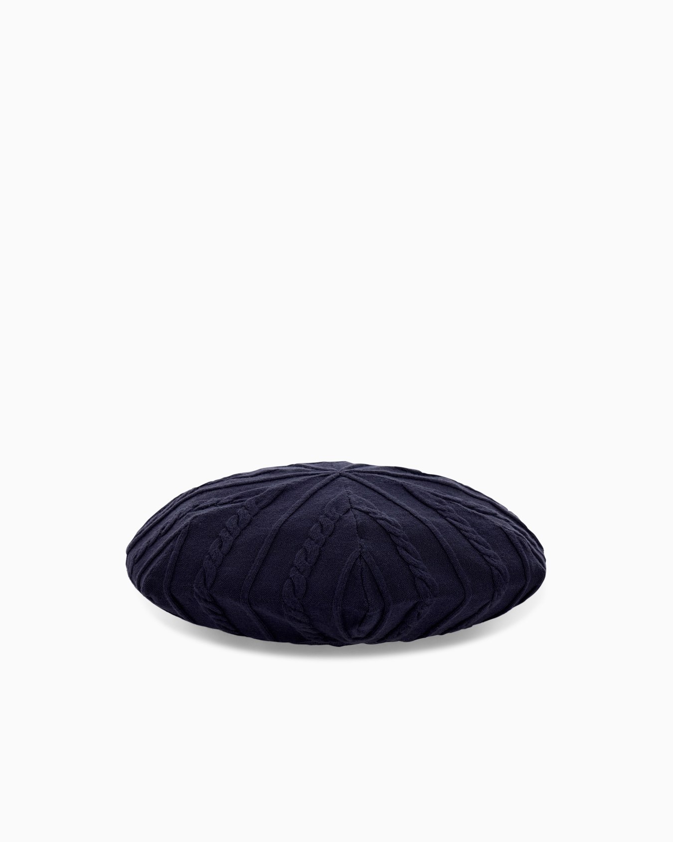 Viscose knit beret with a textured braided pattern Slide 1