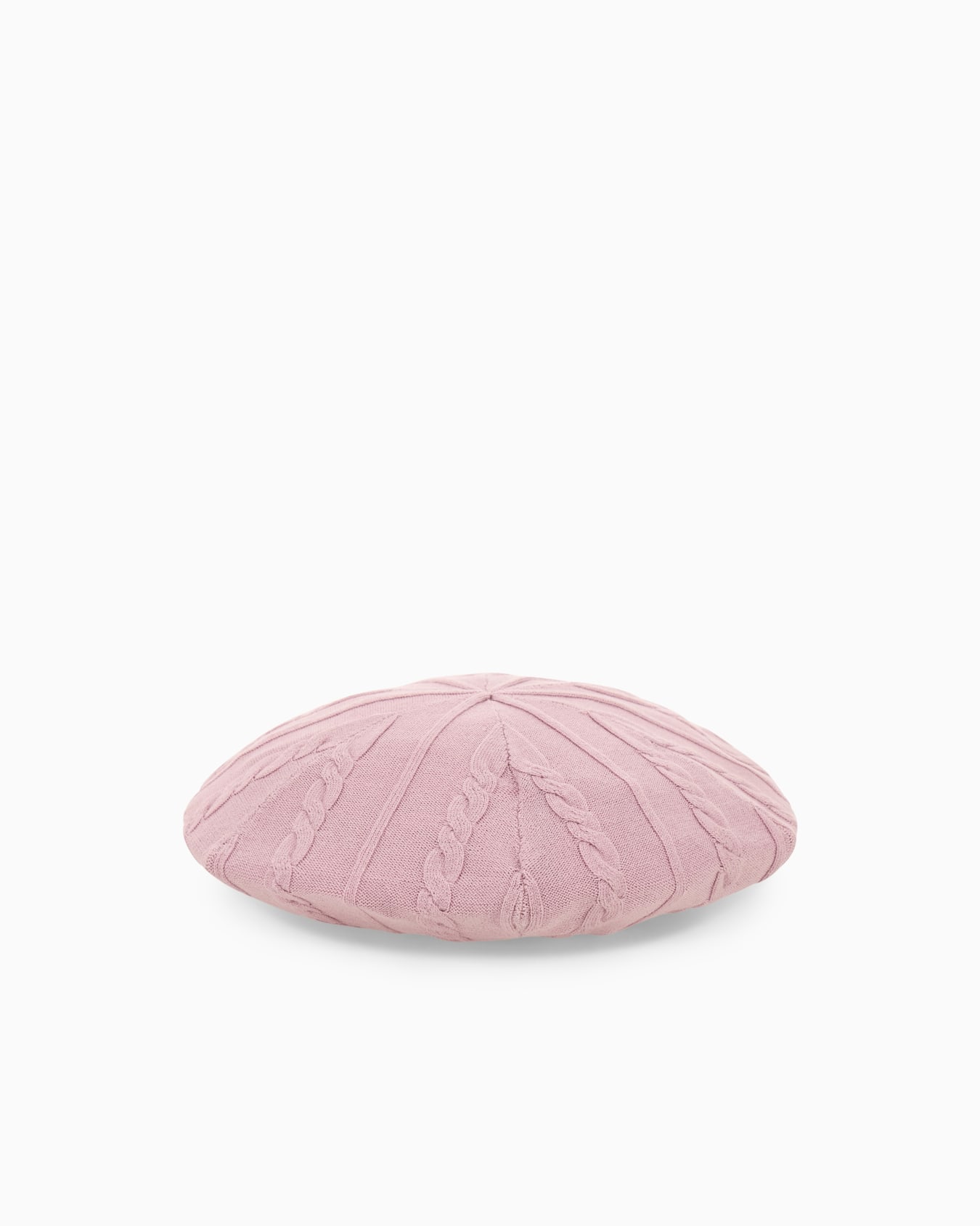 Viscose beret with a cable knit pattern Slide 1