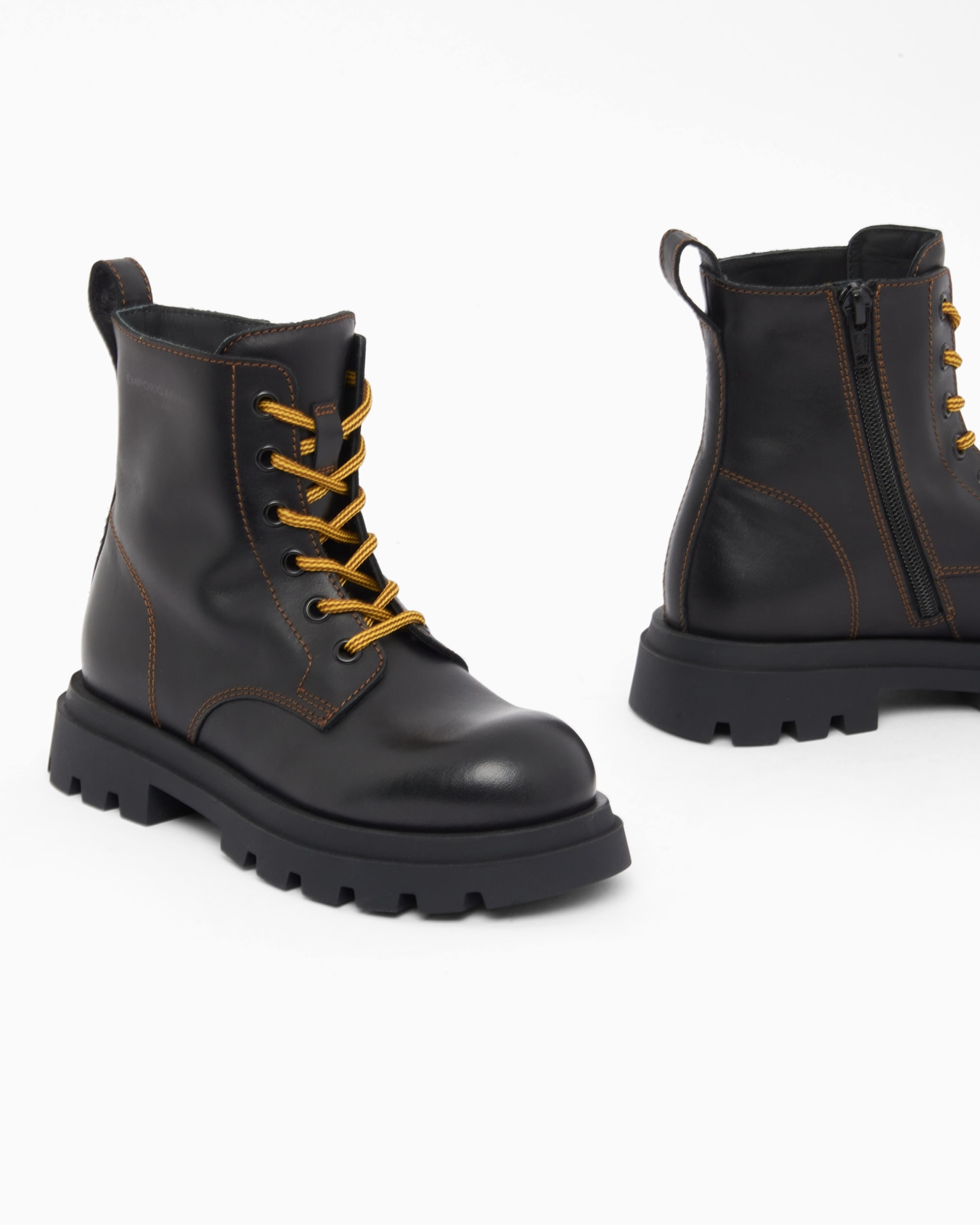 Bottines cuir brillant lacets semelle crantée Diapositive 3