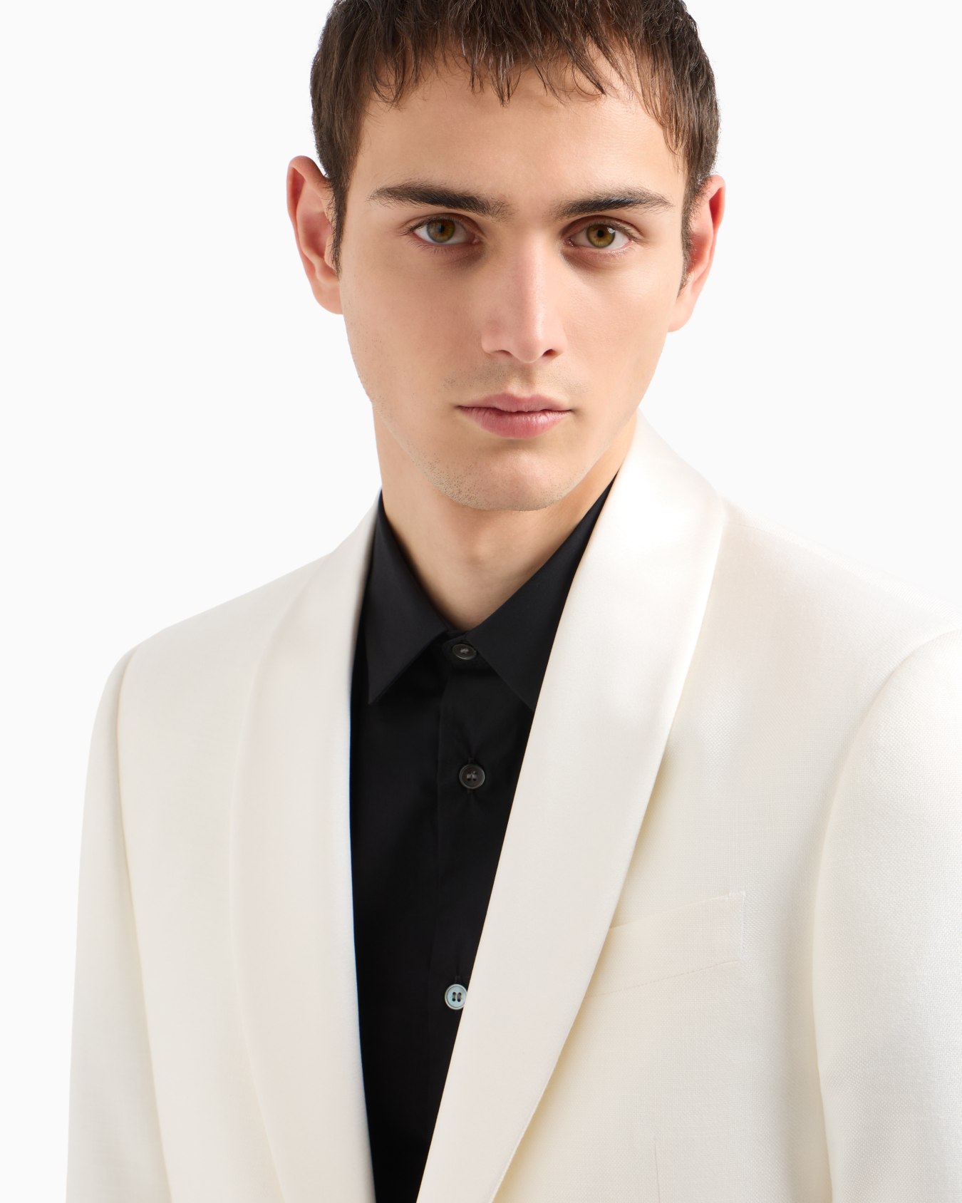 Shawl-collar jacket with satin lapels Slide 4