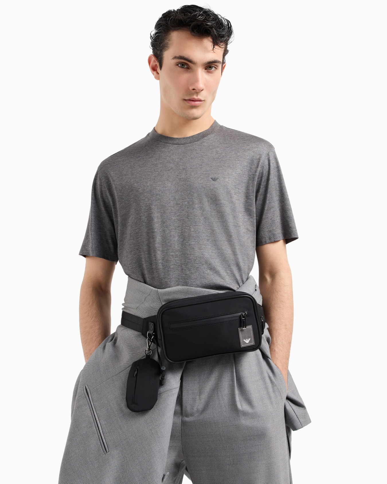 Travel Essential nylon belt bag Slide 5
