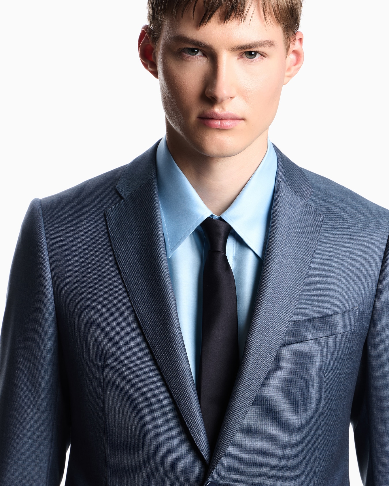 Single-breasted suit in a silky-finish grisaille Slide 3