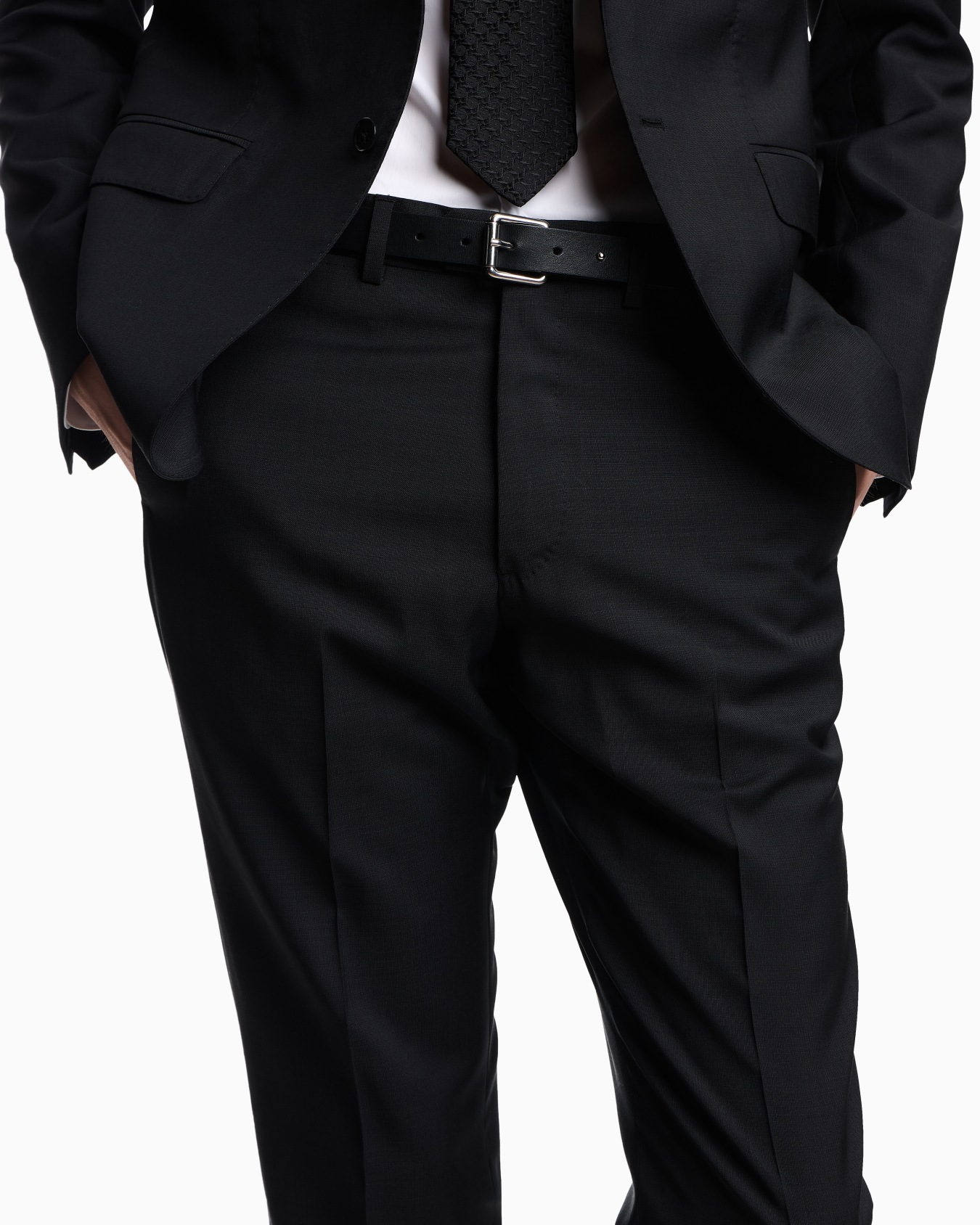 Single-breasted, regular-fit suit in fil-à-fil virgin-wool canvas Slide 4