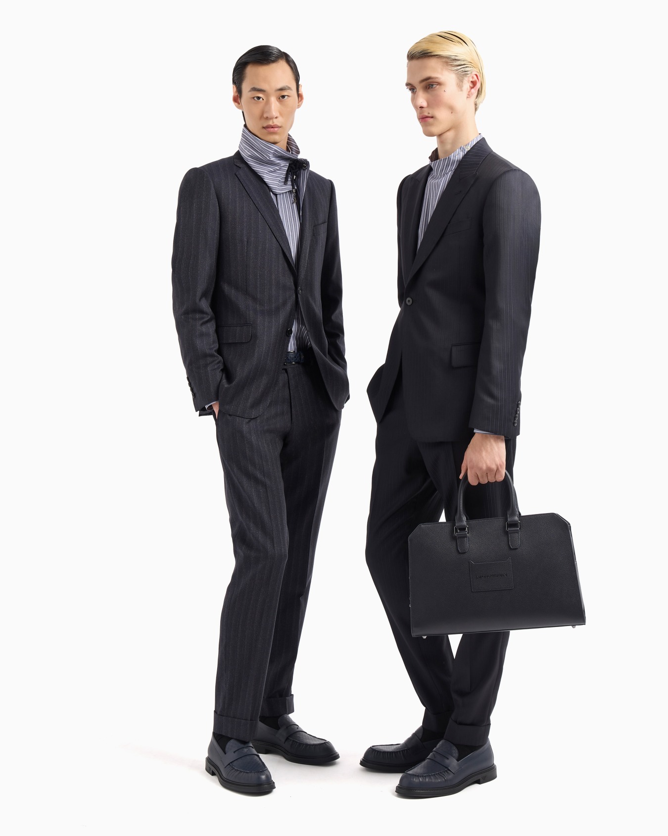 Slim-fit single-breasted suit in virgin wool with gradient stripe Slide 3