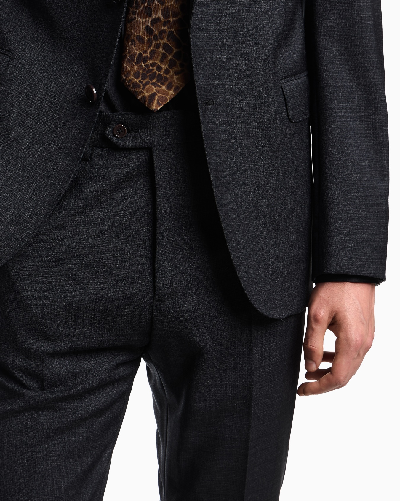 Single-breasted suit made of tropical light wool with a check motif Slide 4