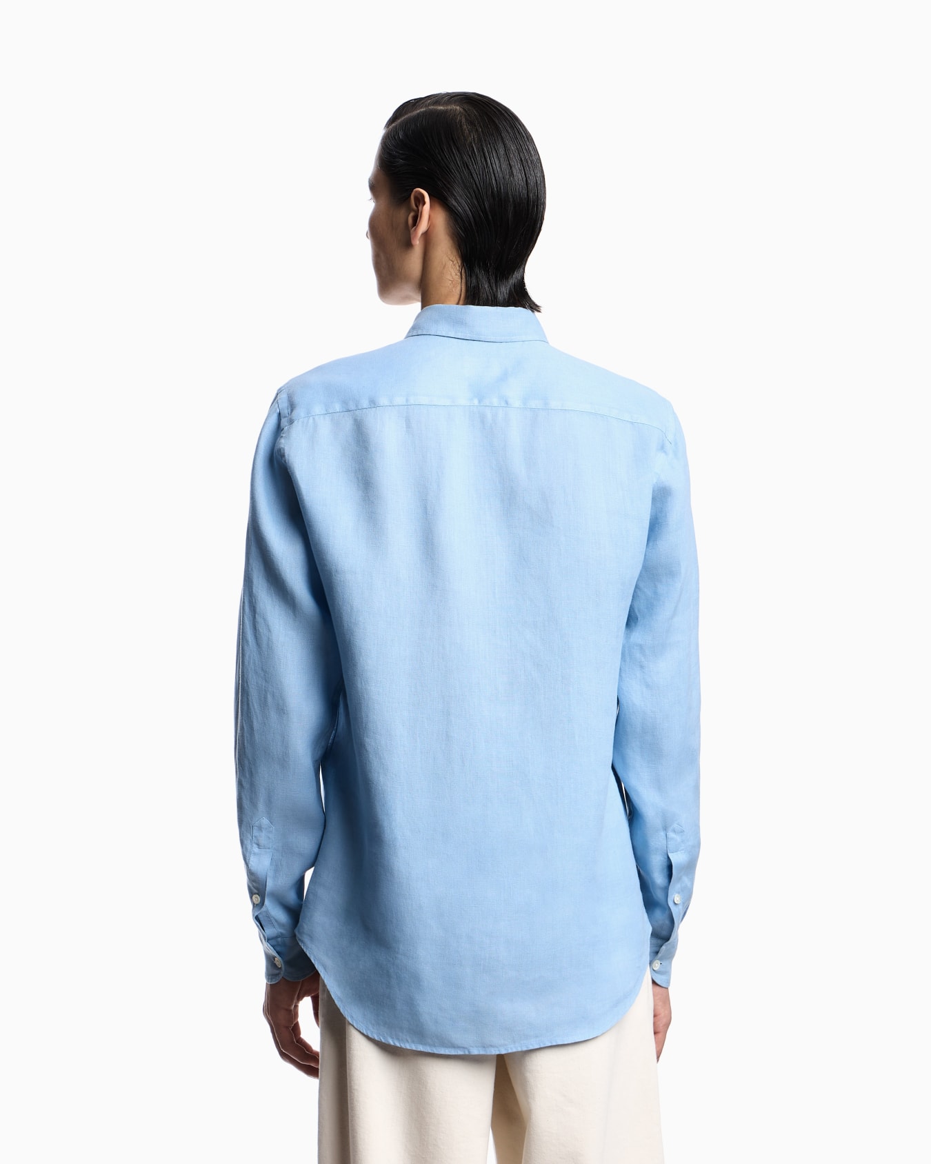 Garment-dyed linen shirt with French collar Slide 5
