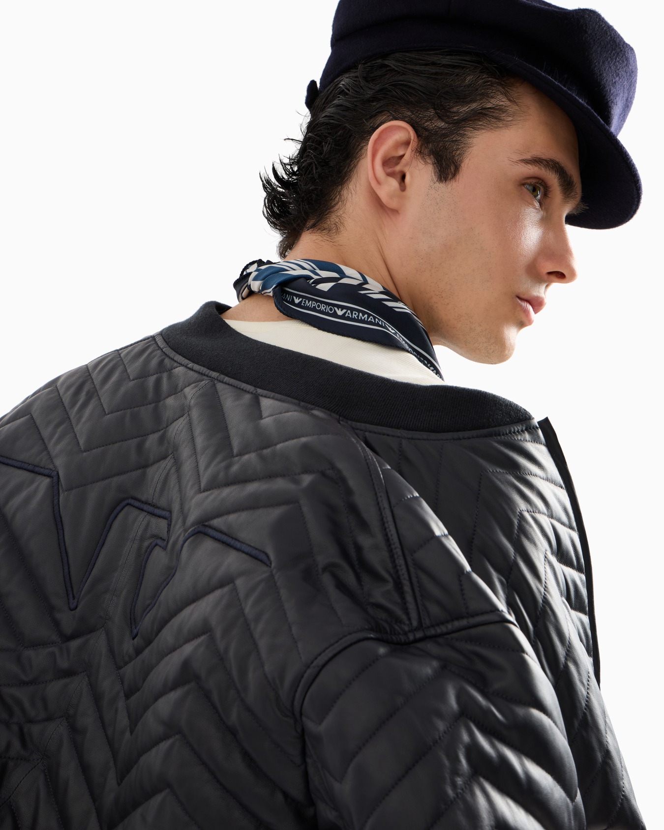 Blouson ample en peau d’agneau matelassé semi-aniline avec motif chevron Diapositive 6