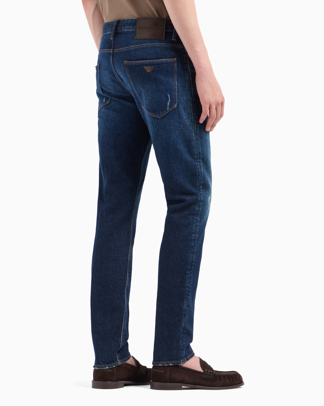 Jean J06 coupe slim en denim stretch lavé à la pierre avec déchirures et nervures Diapositive 3