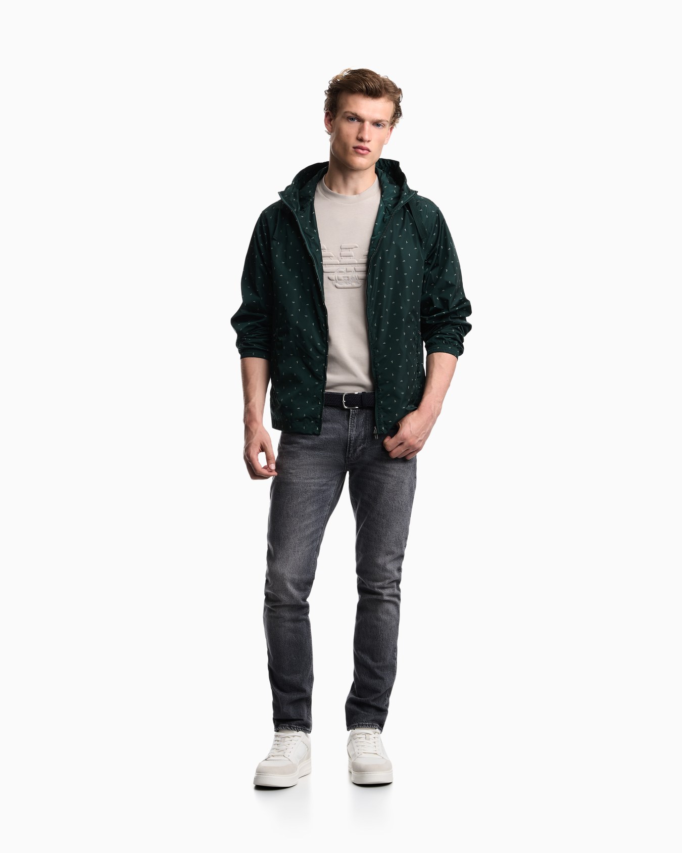 Vaqueros slim fit J06 en denim lavado con bordado de águila Diapositiva 1
