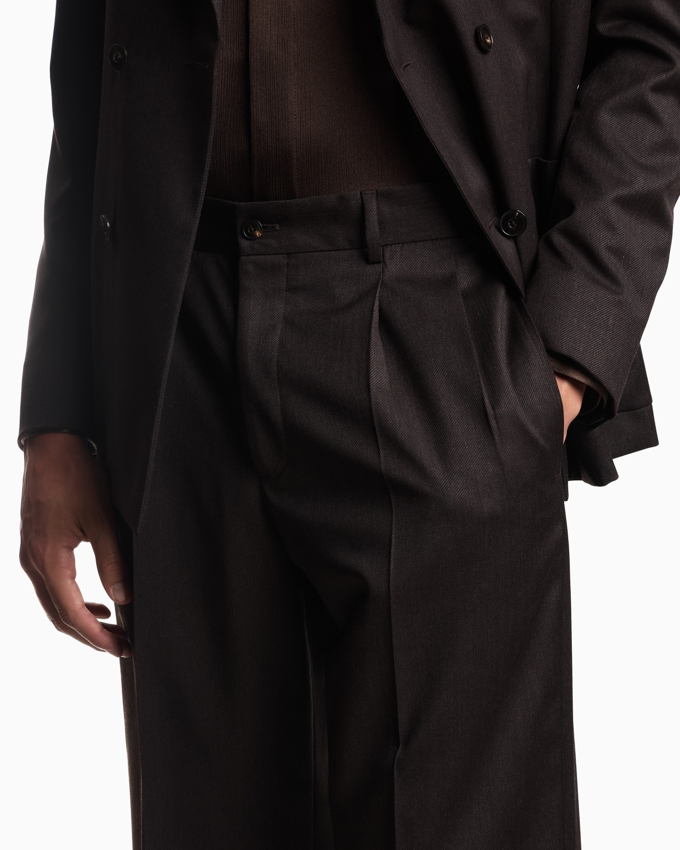 Double-breasted suit in virgin-wool twill Slide 4