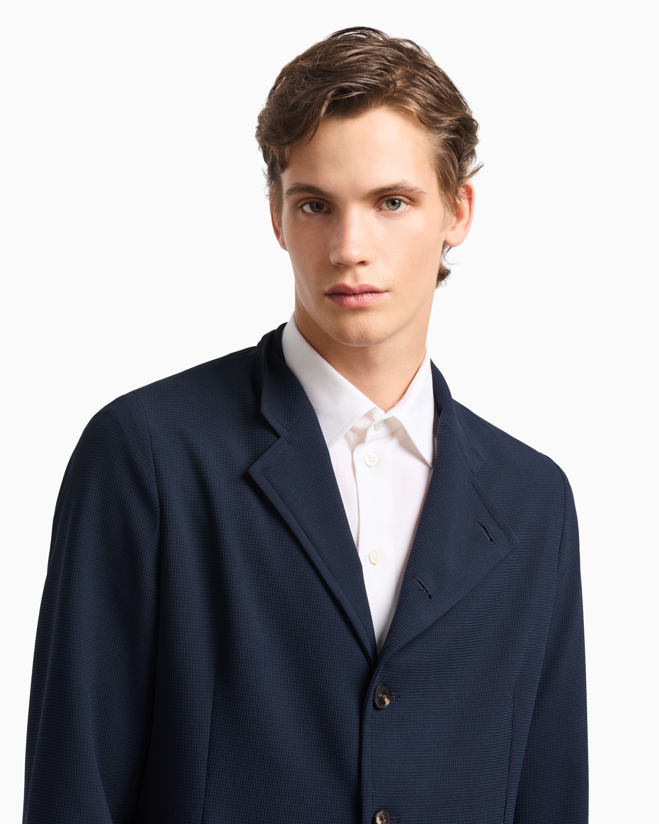 Icon guru-collar jacket with off-centre fastening, in three-dimensional piqué-effect crêpe jersey Slide 5