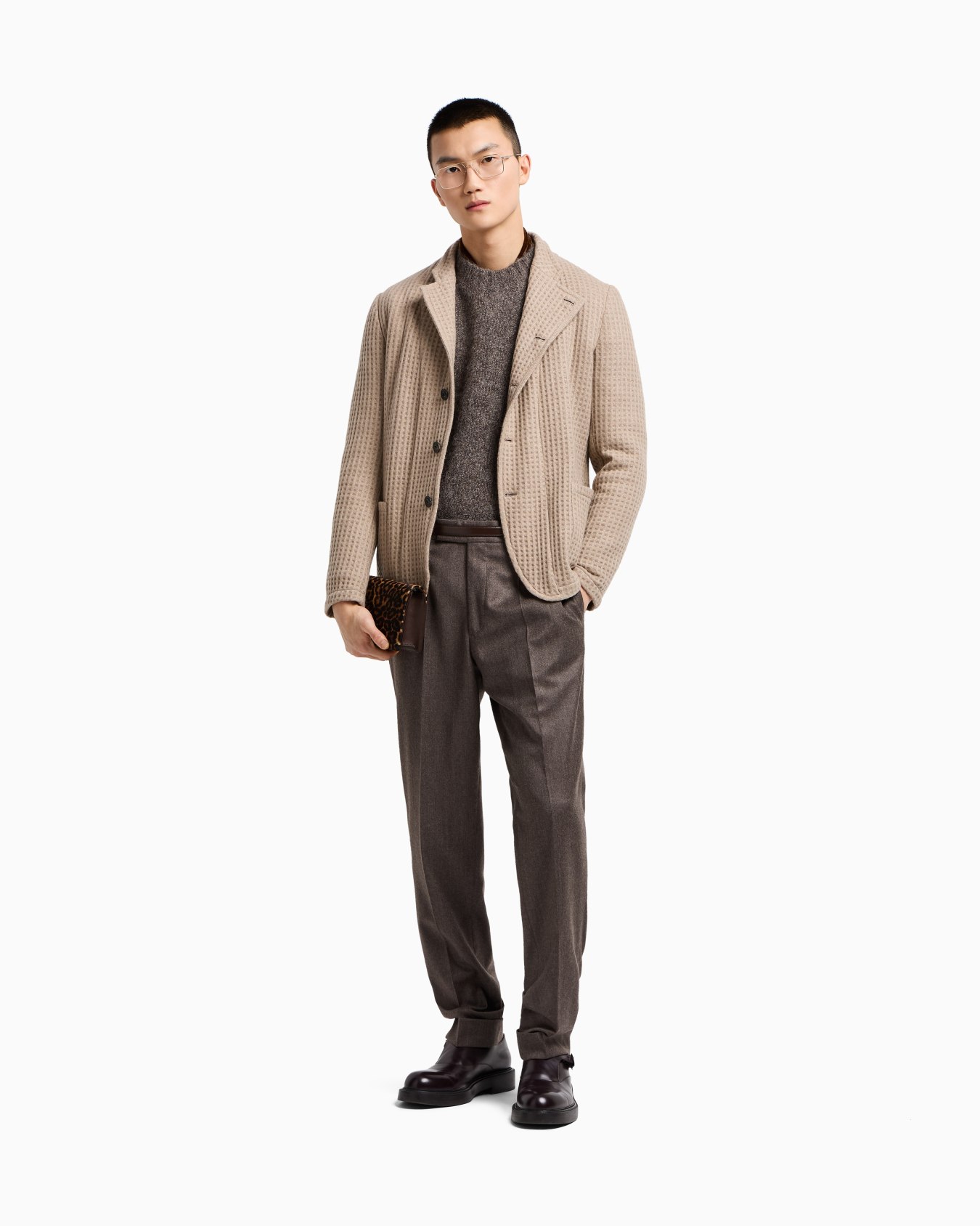 Jacket with a guru collar and off-centre fastening in pure cashmere with a 3D motif Slide 2