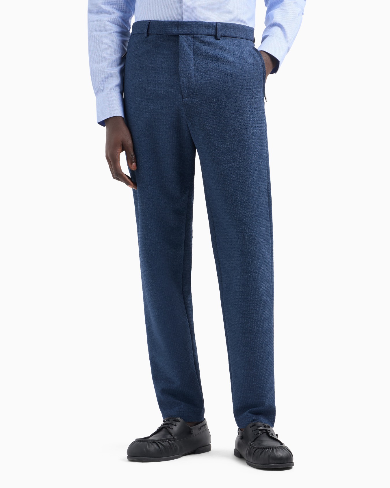 Printed technical seersucker trousers Slide 1