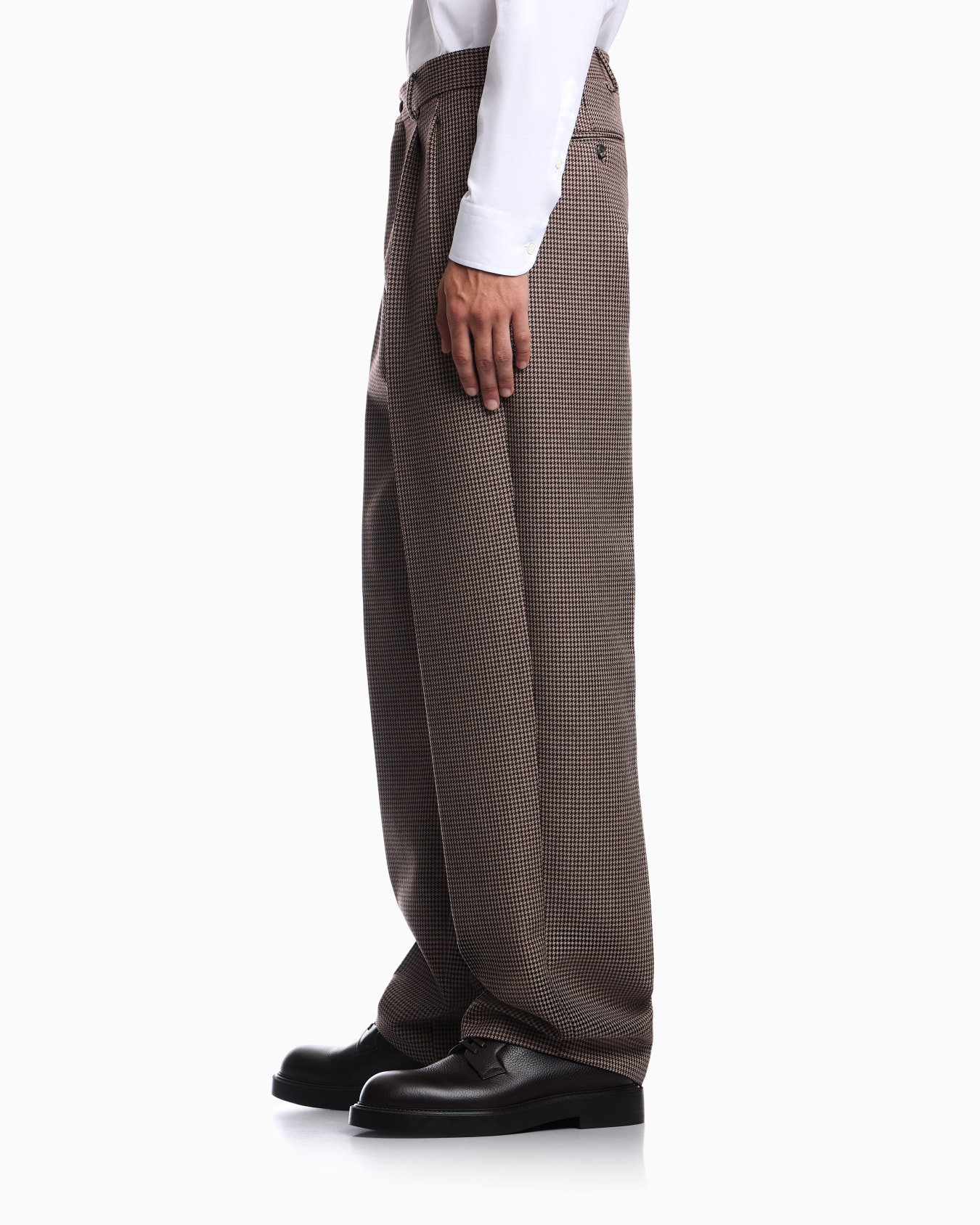 Trousers in checked tweed Slide 7
