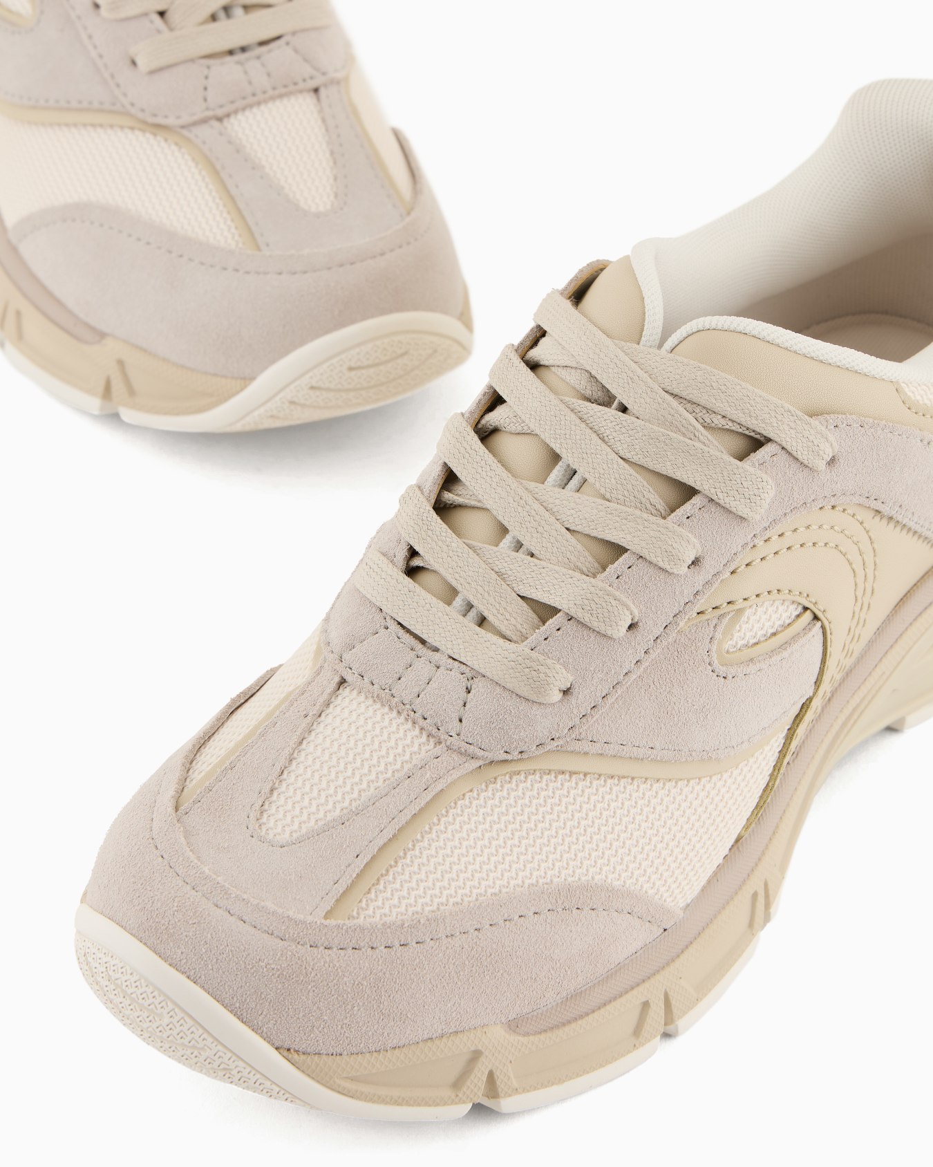 Travel Essential mesh and suede sneakers Slide 4