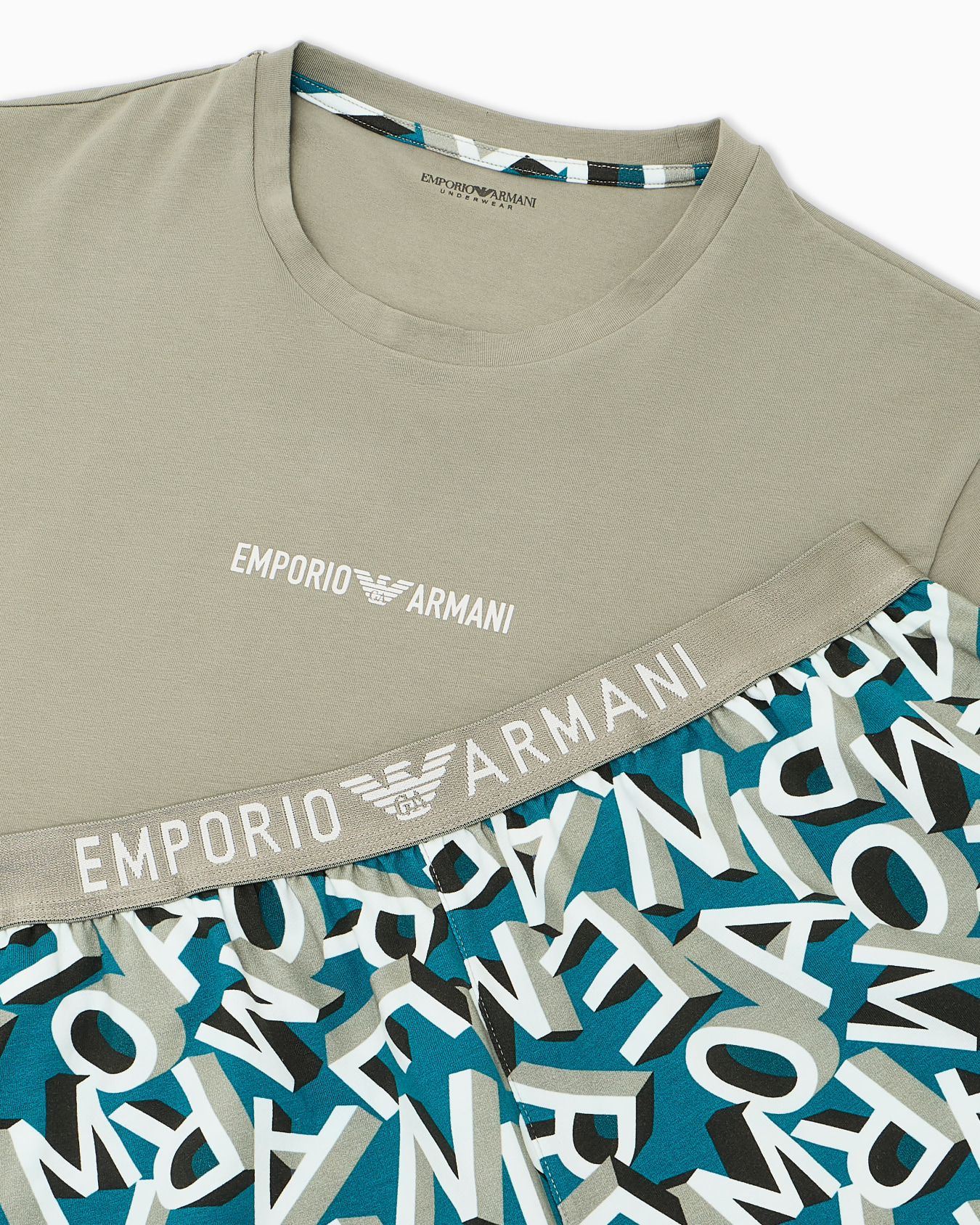 Bermuda short pyjamas with all-over logo lettering Slide 3