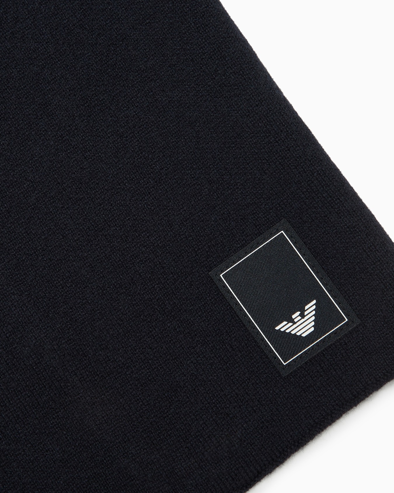 Travel Essential wool neck warmer Slide 1