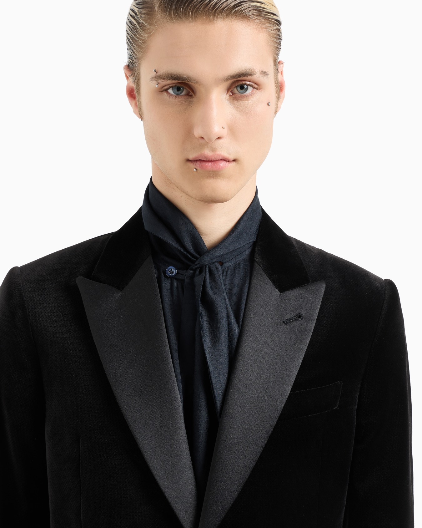 Velvet tuxedo jacket with all-over printed motif Slide 4