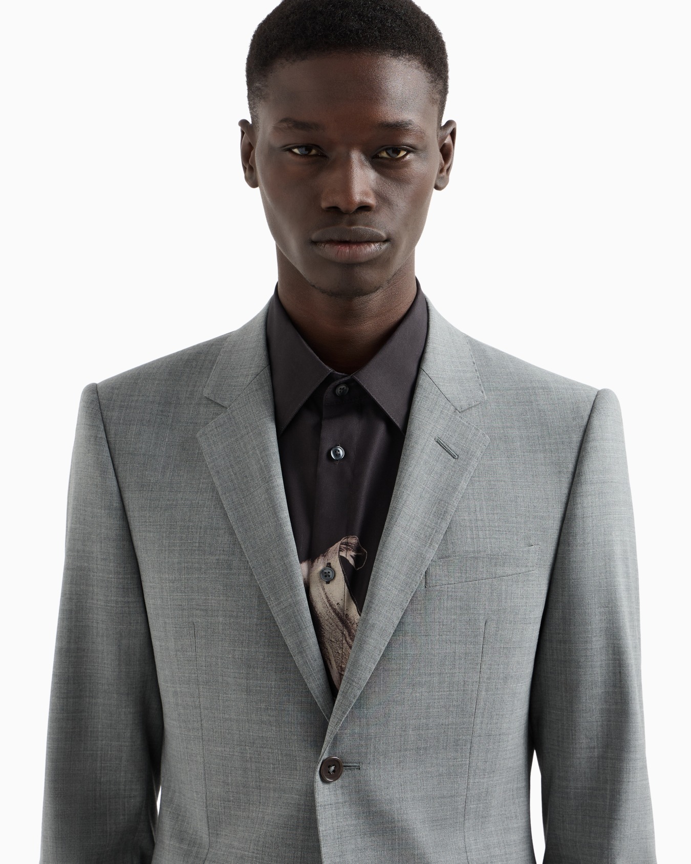 Single-breasted, slim-fit two-way stretch virgin wool suit Slide 4