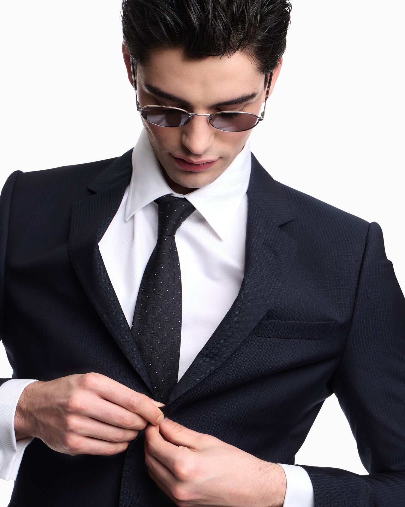 High twist wool dress with micro-designs Slide 3