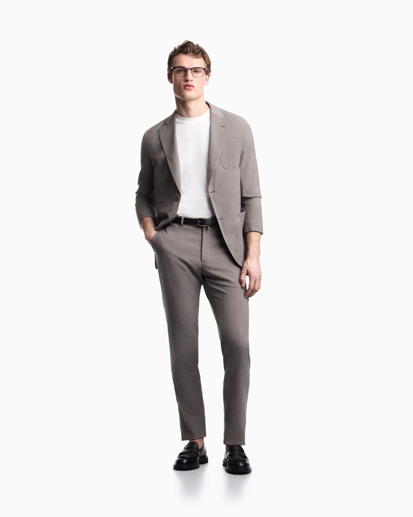 Chinos in light wool stretch seersucker Slide 1