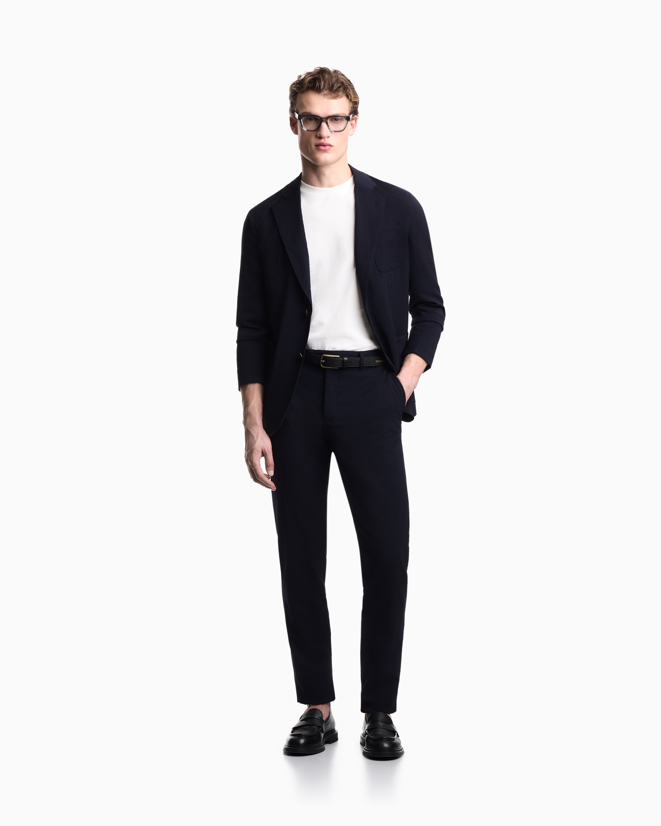 Chinos in light wool stretch seersucker Slide 1