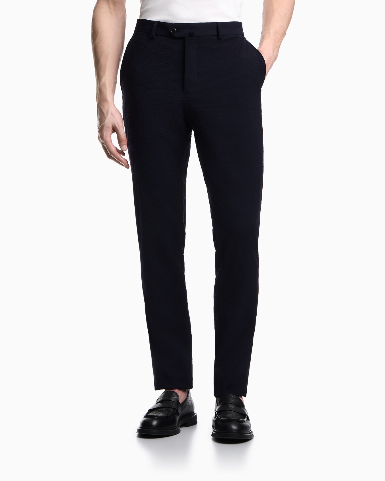 Chinos in light wool stretch seersucker Slide 3